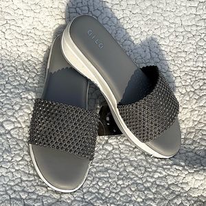 Aila Sz 7.5 Sparkly Rhinestone Slip On Gray Cushioned Sandals